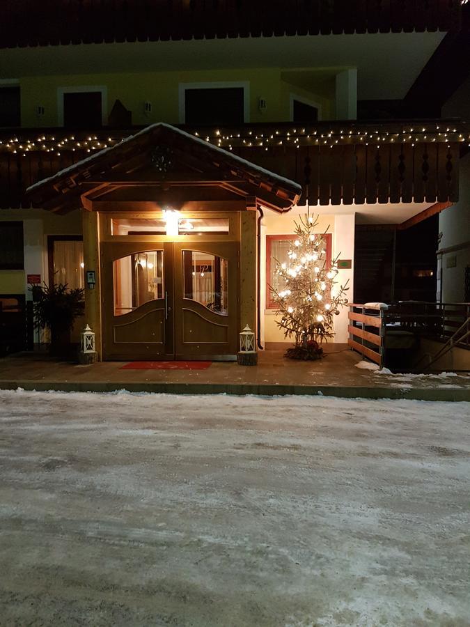 Hotel Garni Posta Форно ди Золдо Екстериор снимка