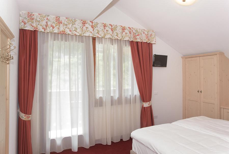 Hotel Garni Posta Форно ди Золдо Екстериор снимка
